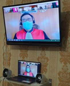 Majelis Hakim sedang menjalani persidangan secara online 30/03/2020.