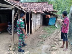 Dorong warga di Lokasi TMMD Untuk Ikut kerja Bhakti Dorong warga di Lokasi TMMD Untuk Ikut kerja Bhakti