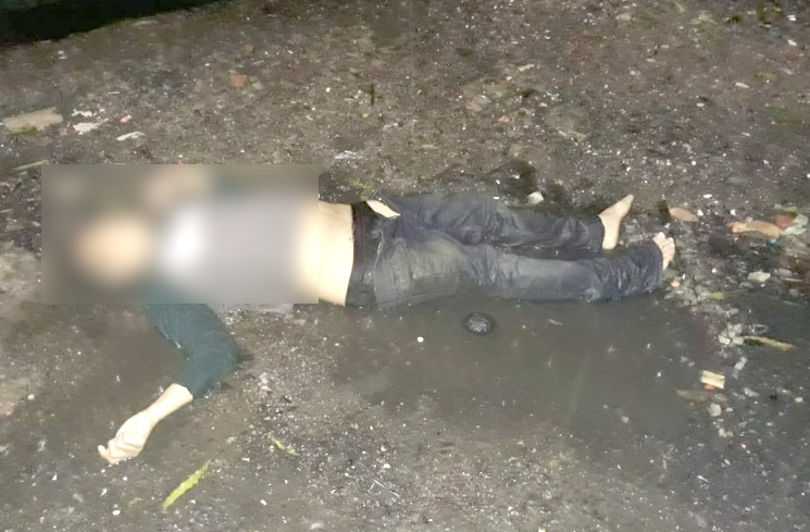 Pedagang Bakso Temukan Mayat Samping Kotak Sampah