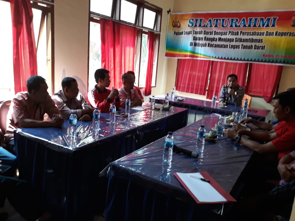 Jaga Situasi Kamtibmas, Polsek Logas Tanah Darat Musyawarah dengan Pihak Perusahan dan Koperasi