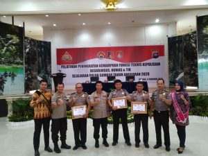 POLRES BUKITTINGGI TERIMA PENGHARGAAN DARI KAPOLDA SUMBAR SEBAGAI JUARA 1 TINGKAT PEMBERIAN INFORMASI DITENGAH MASYARAKAT.