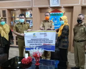 155 Lansia Terima Bantuan Progres LU▪️Diserahkan oleh Bupati Ogan Ilir. ▪️Senilai 2,7 juta per lansia.
