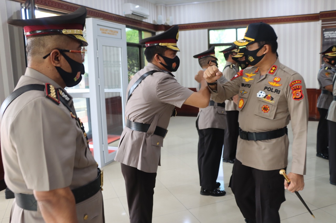 Kapolda Aceh Pimpin Sertijab Lima Pejabat Utama Di Loby Mapolda Aceh