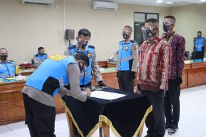 Penandatanganan Pakta Integritas Dan Pengambilan Sumpah Seleksi Penerimaan Bintara Polri T. A. 2020 Penandatanganan Pakta Integritas Dan Pengambilan Sumpah Seleksi Penerimaan Bintara Polri T. A. 2020