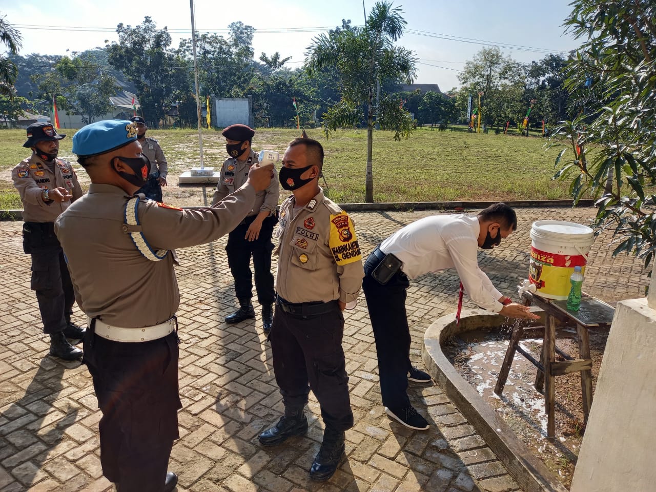 Antisipasi COVID-19, Polsek Pangkalan Lesung Terapkan Protokol Kesehatan di Lingkungan Mako