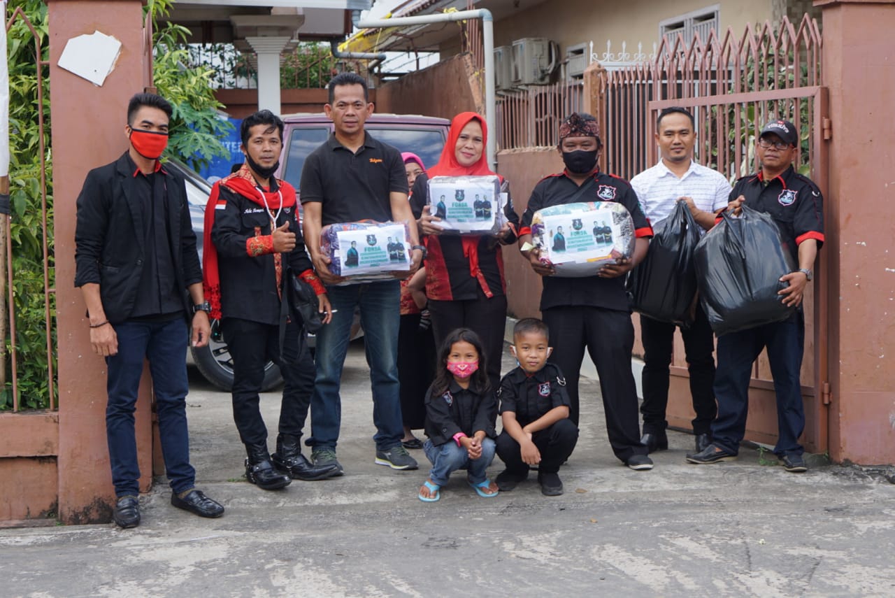 Telusuri Gang Sempit, FORSA Bantu Korban Kebakaran