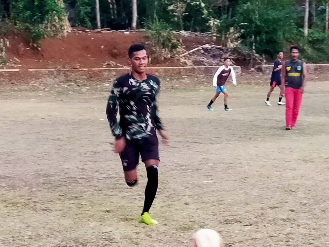 Olahraga Gembira Ala Satgas TMMD 109 Kodim Karanganyar