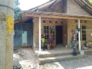 BABINSA AJAK WARGA SUKSESKAN TMMD REGULER KODIM PURWOREJO