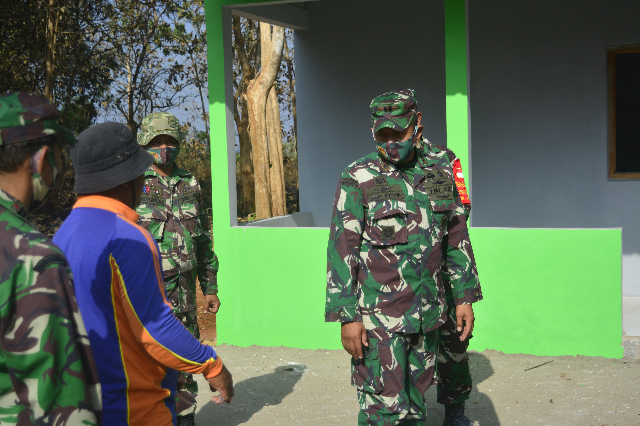 Dandim 0812 : Adanya Posko Covid-19 Yakinkan Warga Desa Tebluru Aman