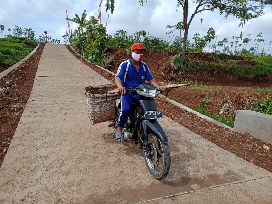 Jalan Bakti Juang TMMD 109 Karanganyar Telah Dirasakan Seluruh Warga