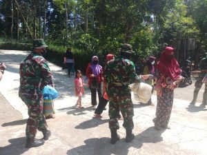 Diiringi Doa keluarga berangkat menuju TMMD Reg 109 Kodim Karanganyar