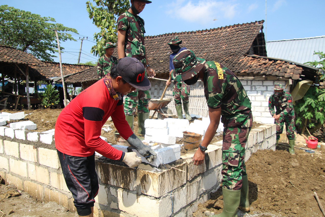 Kemanunggalan TNI Untuk Rakyat, Tak Terhitung Jumlah Keringat Yang Bercucuran