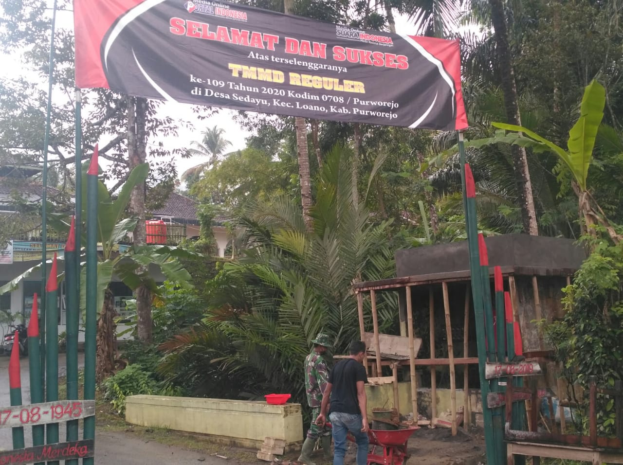 Pembangunan Poskamling Sambut Siapapun Yang Masuk Lokasi TMMD