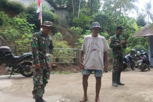 Senyum Bahagia Mbah Denan, Setelah Punya Jalan Hasil Karya TMMD Reguler 109 Kodim Purworejo Senyum Bahagia Mbah Denan, Setelah Punya Jalan Hasil Karya TMMD Reguler 109 Kodim Purworejo