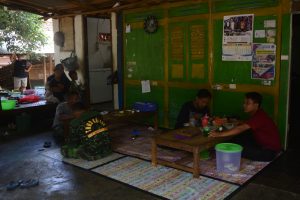 Kuliner Di Desa Tebluru yang Selalu jadi Faforit anggota Satgas TMMD 109 Kuliner Di Desa Tebluru yang Selalu jadi Faforit anggota Satgas TMMD 109