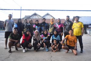 Jaga kebugaran Fisik melalui Olahraga, itu yang di tunjukan Satgas TMMD untuk memelihara kesehatan Warga Tebluru Jaga kebugaran Fisik melalui Olahraga, itu yang di tunjukan Satgas TMMD untuk memelihara kesehatan Warga Tebluru