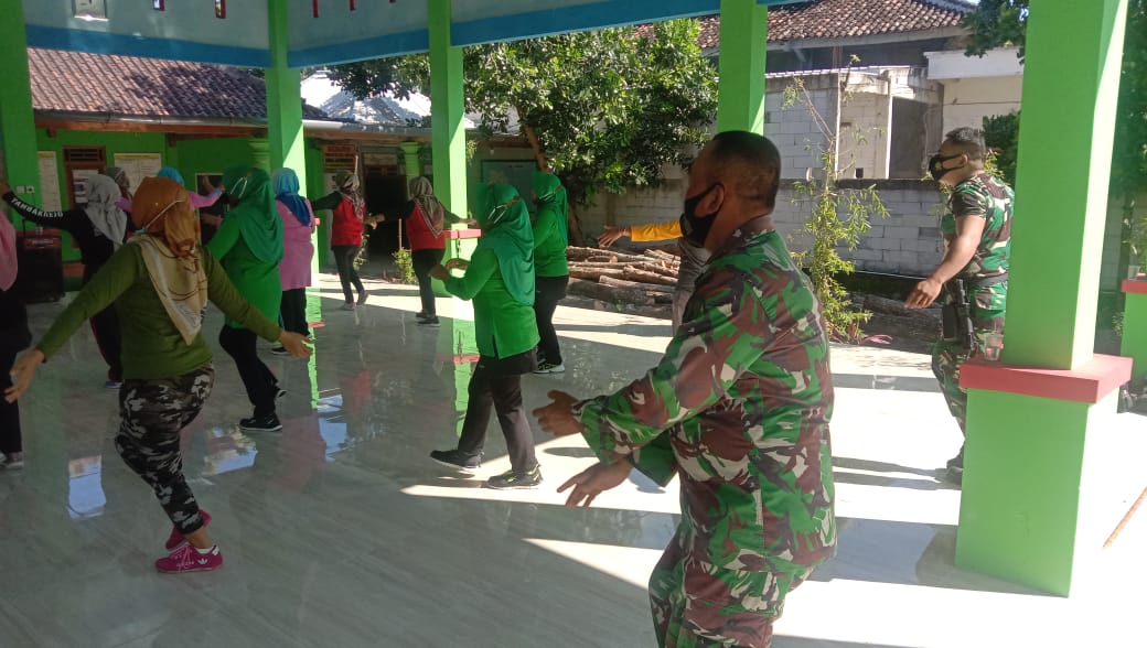 TMMD Bojonegoro, Senam Bersama Tingkatkan Kerukunan Antar Warga