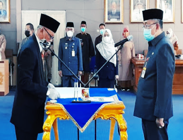 Sekda. Lampung Utara Melantik dan Mengambil Sumpah Jabatan Fungsional PPUPD
