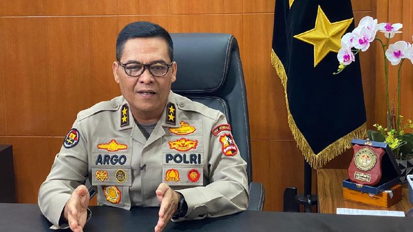 Polri Gelar Upacara Korps Raport Tujuh Jenderal 