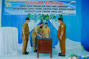Bupati Saksikan Sertijab Camat Bandar Pusaka