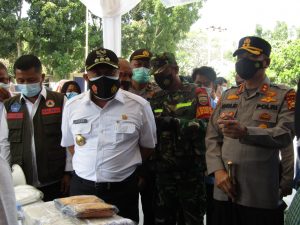 Bupati Kampar Bersama Kapolres Kampar Tinjau Pos PPKM Desa Tarai Bangun Kec. Tambang
