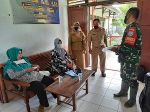Pendaftaran Penerimaan Siswa Baru SMP Negeri 1 Kuala Mandor B, Satgas TMMD Ke-111 Kodim 1207/Pontianak Ingatkan Pentingnya Protokol kesehatan