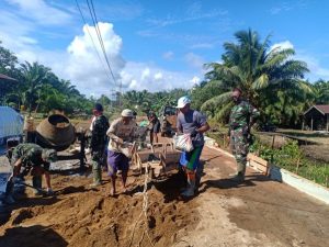Semangat Gotong Royong Satgas TMMD Ke-111 Kodim 1207/Pontianak dan Warga Terus Terjaga Hingga Saat Ini