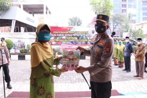 Kapolda Sumsel Distribusikan Sembako Kepada Pengurus Wilayah Aisyiyah Sumsel