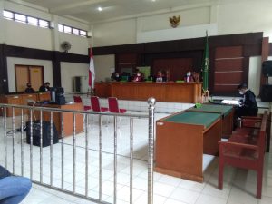 Sidang putusan Terdakwa Tjik Maimunah di putus bebas Majelis Hakim di PN Palembang (Foto.Sya)