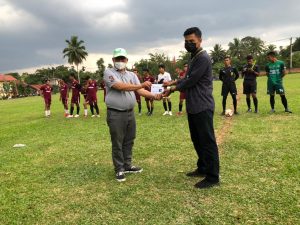 Peduli Anak Muda, Edward DF Tendang Bola Pertama Turnamen Sepakbola PS Tem PP Sitapa