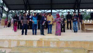 Anggota DPRD Pelalawan Nasaruddin SH, Resmikan Tribun Penonton Desa Air Terjun Anggota DPRD Pelalawan Nasaruddin SH, Resmikan Tribun Penonton Desa Air Terjun