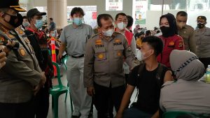 Kapolda Sumsel Pantau Langsung Vaksinasi Merdeka di Sekolah Kusuma Bangsa Kapolda Sumsel Pantau Langsung Vaksinasi Merdeka di Sekolah Kusuma Bangsa