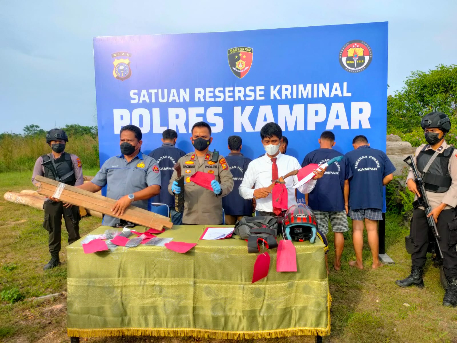 Polres Kampar Expos Ungkap Kasus Penganiyaan dan Pembakaran Mobil Terkait Sengketa Lahan