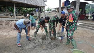 Progres 50%, Satgas TMMD Kodim 0426/TB Mulai Pasang Keramik Progres 50%, Satgas TMMD Kodim 0426/TB Mulai Pasang Keramik