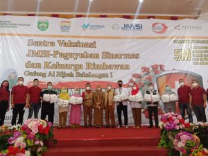 JMSI Sumsel dan Paguyuban Sinar Mas Bagikan APD dan Masker dalam Giat Vaksinasi Dosis ke-2 JMSI Sumsel dan Paguyuban Sinar Mas Bagikan APD dan Masker dalam Giat Vaksinasi Dosis ke-2