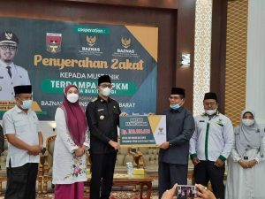 Pemko Bukittinggi Bantu Masyarakat Ekonomi Lemah Terdampak PPKM Memulai BASNAS