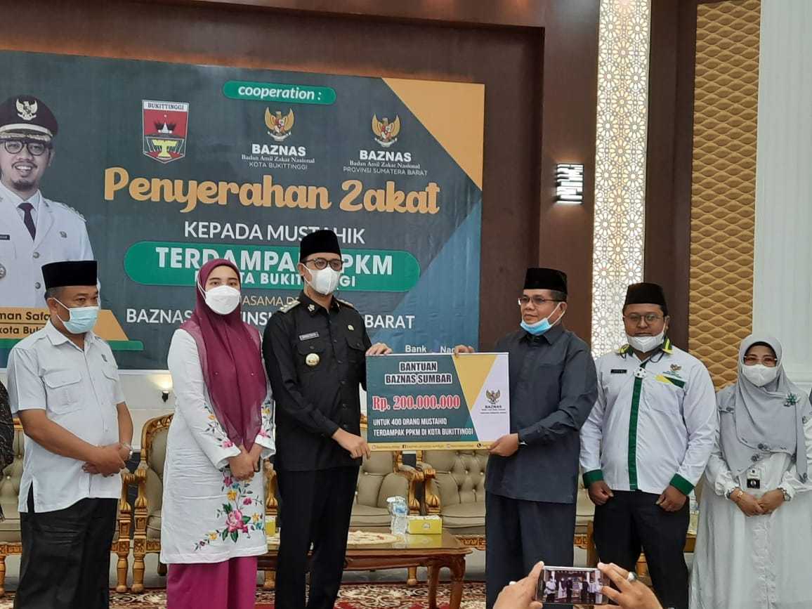 Pemko Bukittinggi Bantu Masyarakat Ekonomi Lemah Terdampak PPKM Memulai BASNAS