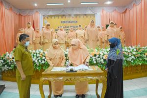 Sekda Asra Lantik 29 Pengurus DWP Kabupaten Aceh Tamiang Sekda Asra Lantik 29 Pengurus DWP Kabupaten Aceh Tamiang
