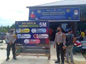 Polsek Pangkalan Kuras Kawal Kegiatan Vaksinasi di Desa Kesuma Polsek Pangkalan Kuras Kawal Kegiatan Vaksinasi di Desa Kesuma