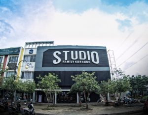 Studio Karaoke Family Tawarkan Promo Free 1 Jam Dengan Tunjukkan Kartu Vaksin Studio Karaoke Family Tawarkan Promo Free 1 Jam Dengan Tunjukkan Kartu Vaksin