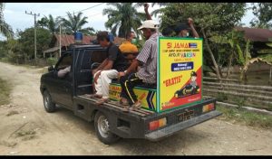 Kapolsek Seruway Himbau dan Jemput Langsung Warga Yang Akan Divaksin Kapolsek Seruway Himbau dan Jemput Langsung Warga Yang Akan Divaksin