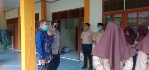 Kapolsek Karang Baru Monitoring Pelaksanaan Vaksin  Di SMAN 2 Percontohan