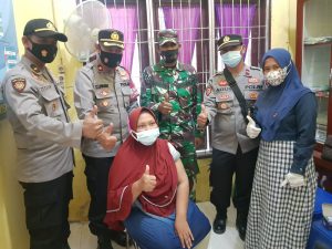 Wakapolres Aceh Tamiang Tinjau Langsung Pelaksanaan Vaksin Di Kecamatan Banda Mulia