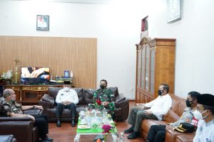 Dikunjungi Kabinda Aceh, Bupati Mursil Sampaikan Capaian Vaksin