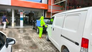 Polsek Pangkalan Kuras Lakukan Penyemprotan Disinfektan di Bank