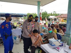 Vaksinasi Massal Nelayan Dan Warga Pesisir Seruway Di Pantau Langsung Wakapolres Aceh Tamiang