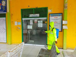 Polsek Pangkalan Kuras Lakukan Penyemprotan Disinfektan di Puskesmas Polsek Pangkalan Kuras Lakukan Penyemprotan Disinfektan di Puskesmas