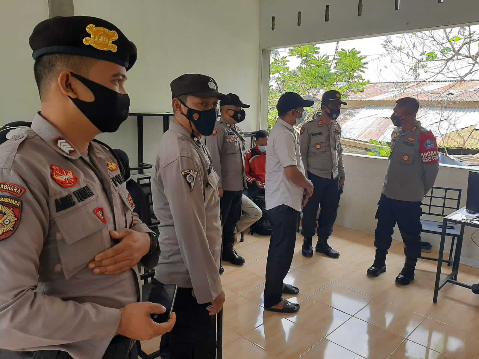 Kapolres Aceh Tamiang AKBP Imam Asfali ,S.I.K Tinjau Vaksinasi Masyarakat  Di Desa Suka Rakyat