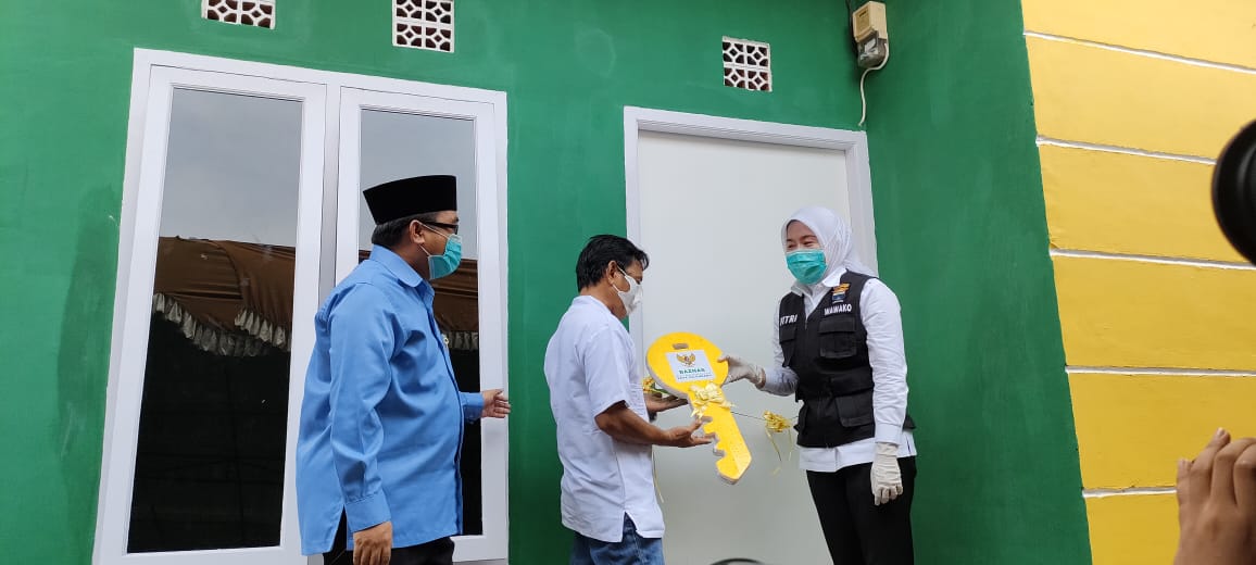 Fitrianti Beri Apresiasi Kepada Baznas Kota Palembang Atas Bedah Rumah Warga