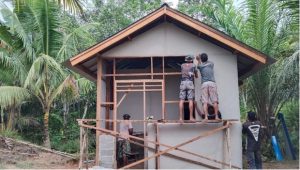 Warga sangat bersemangat Gotong Royong dengan Satgas TMMD Ke 112